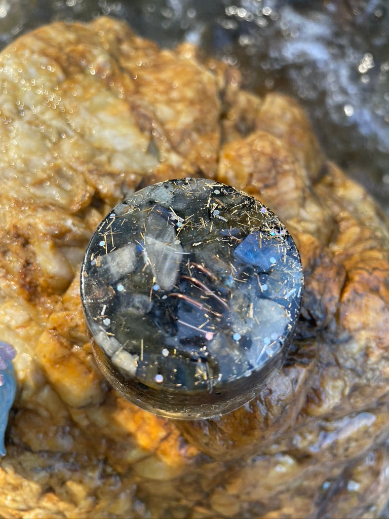 Mini Tower Buster  Orgonite with Labradorite and Shungite